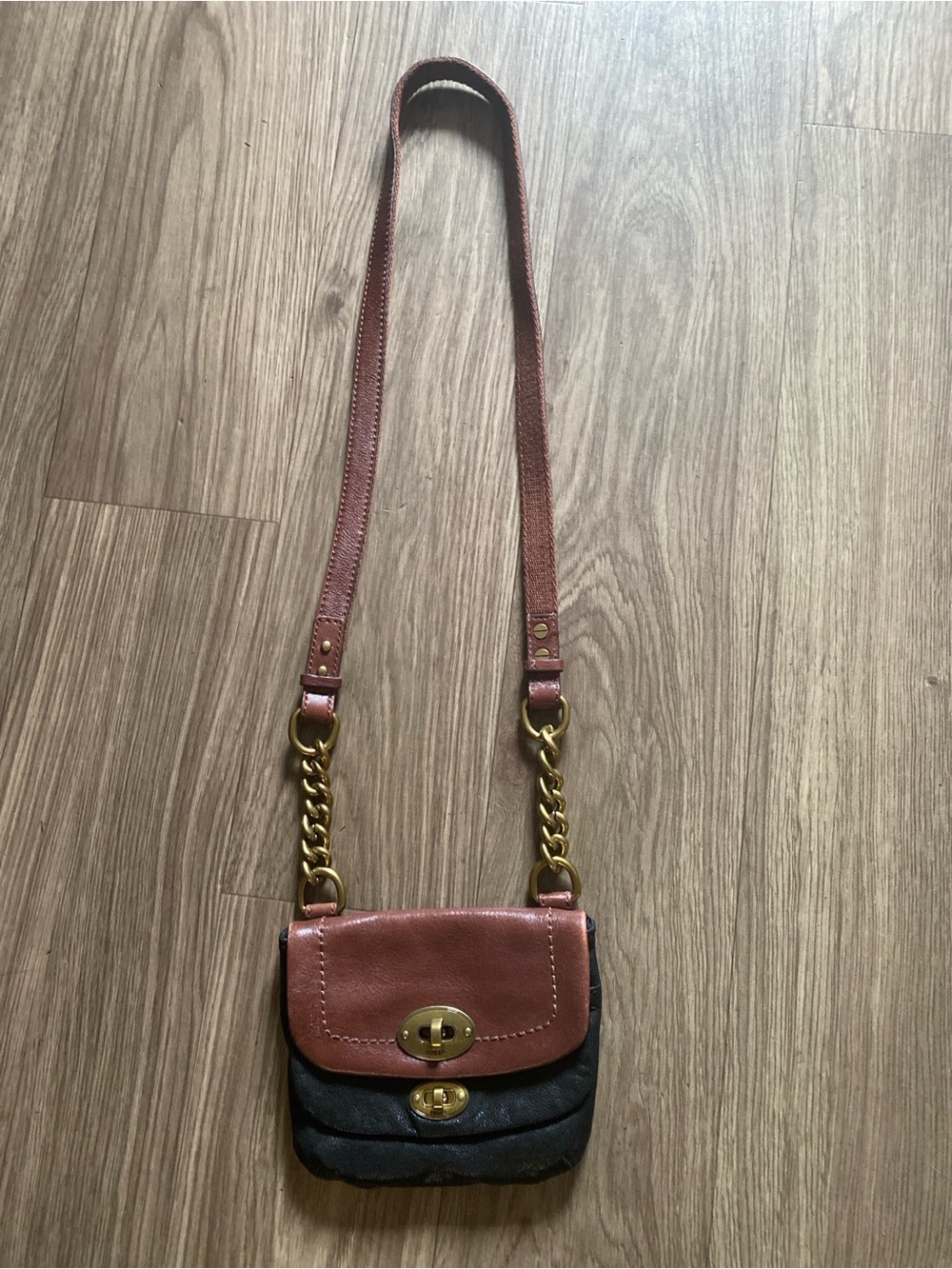 Fossil Mini Crossbody Leather Bag Black Brown Chain Strap Vintage Style
